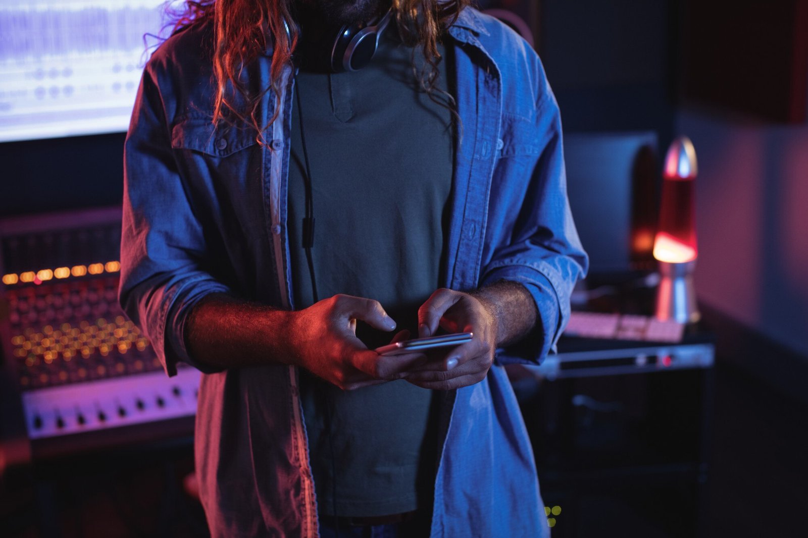 Banco para artistas promete transformar instabilidade do streaming em renda previsível